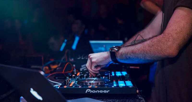 Kurumsal Etkinlik DJ Kiralama